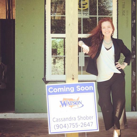 Meet your Posher, Cassandra - Picture 1 of 1